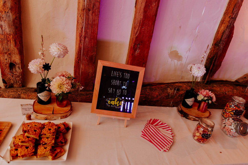 Oxfordshire Pub Wedding PhotoBart