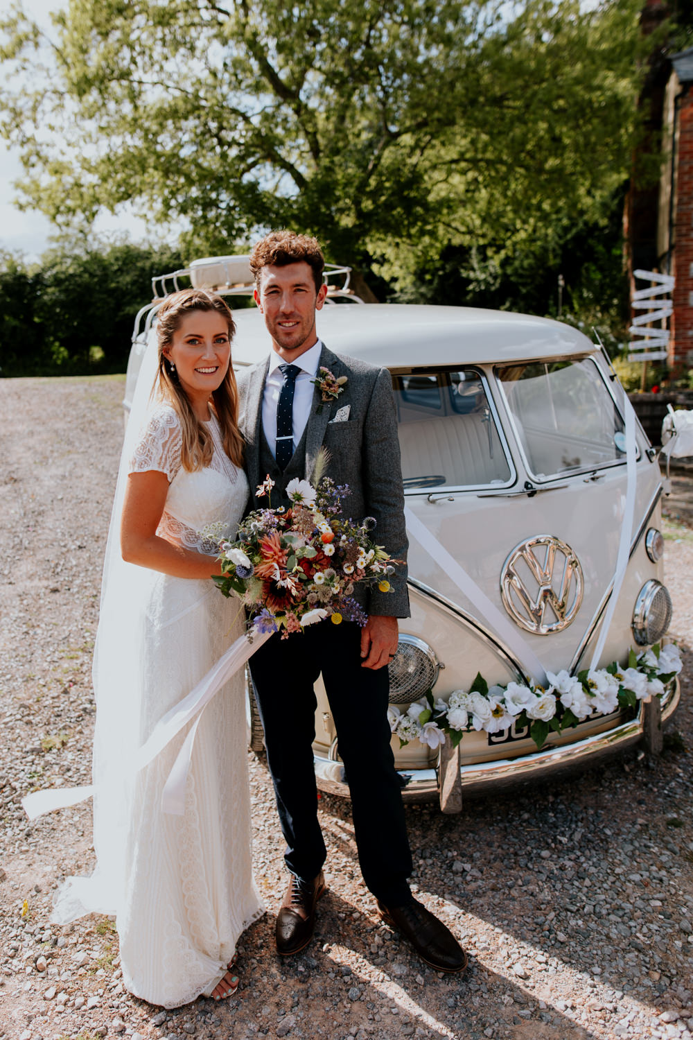 Oxfordshire Pub Wedding PhotoBart VW Campervan