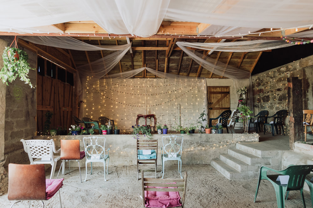 Barn Ceremony Decor Fun Budget Wedding Donna Murray Photography