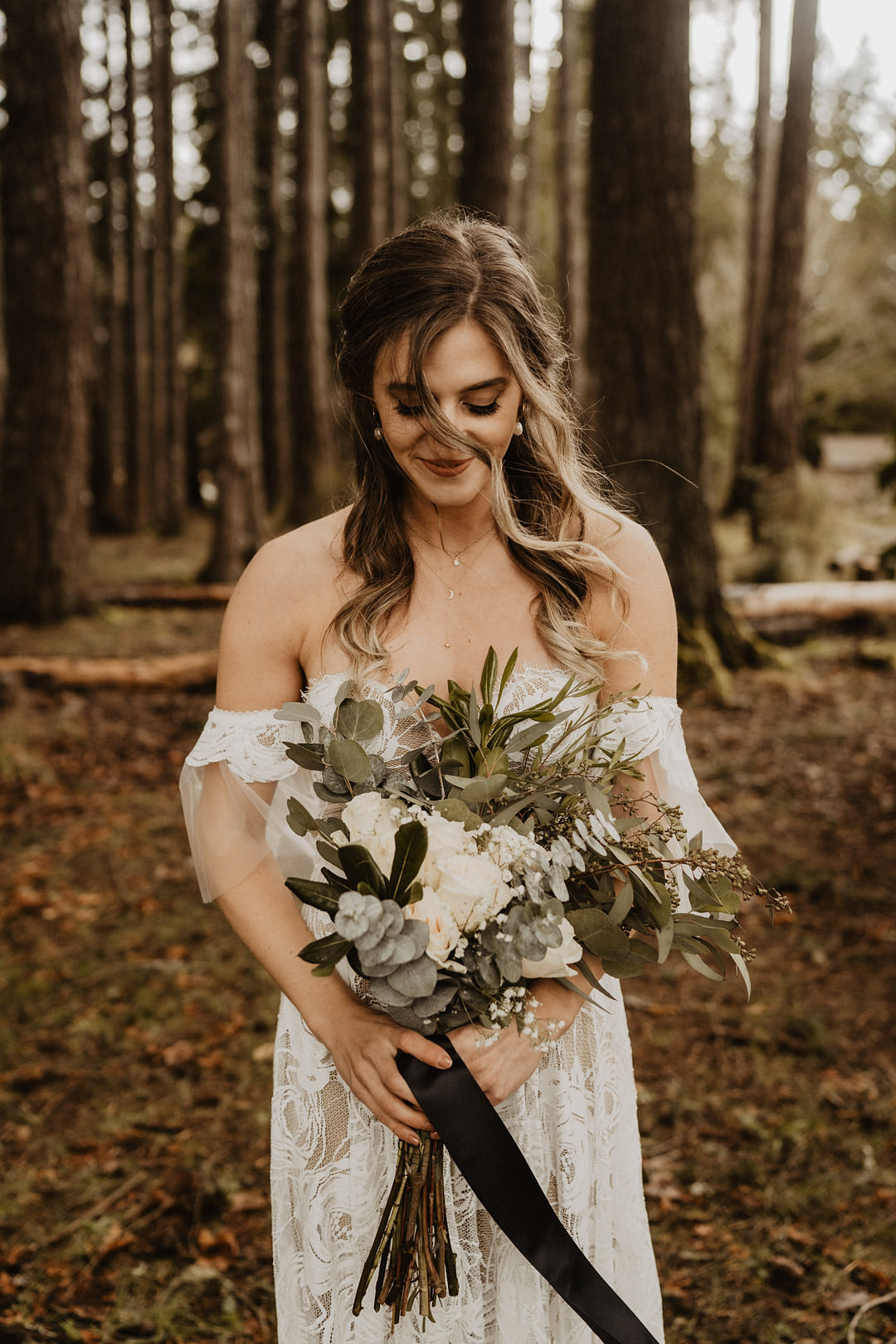 Bouquet Flowers Bride Bridal Eucalyptus Rose Washington Lakeside Wedding Claudia Noelle Photography