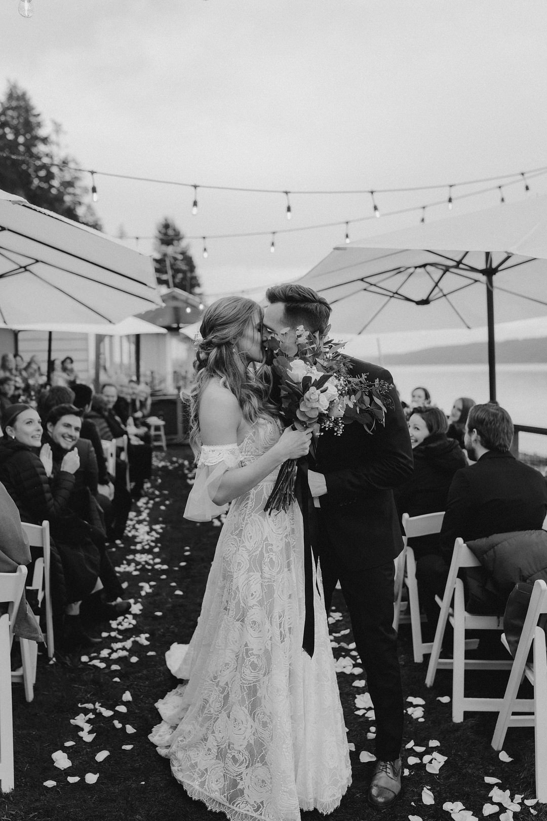 Washington Lakeside Wedding Claudia Noelle Photography