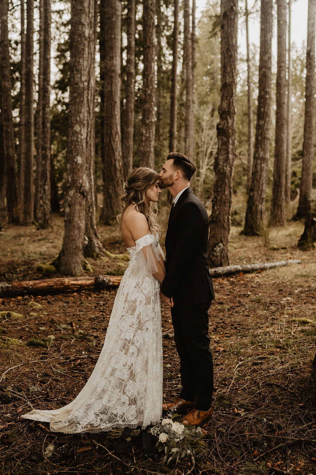 Washington Lakeside Wedding Claudia Noelle Photography