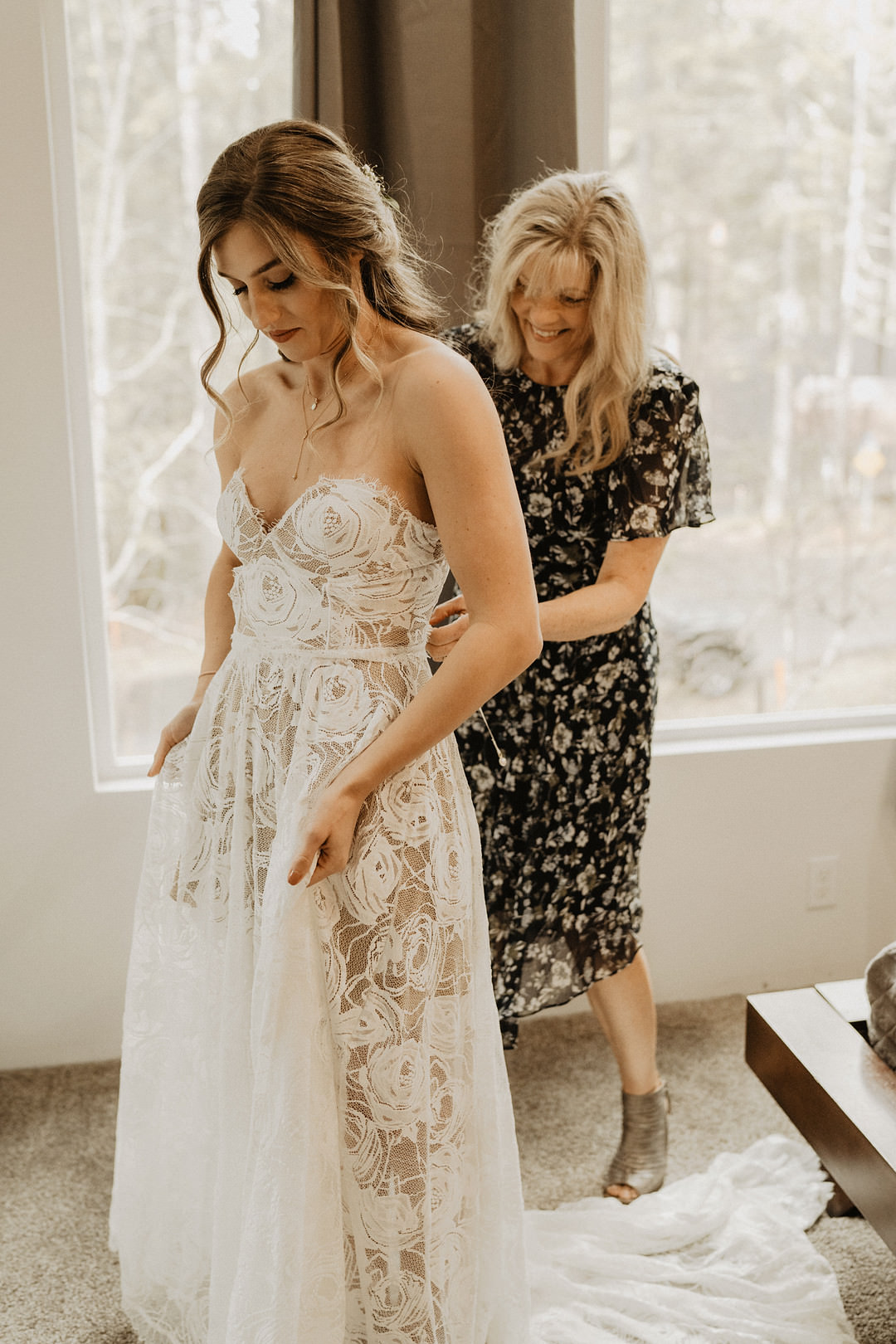 Whimsical Washington Lakeside Wedding in the Forest Whimsical Washington Lakeside Wedding in the Forest