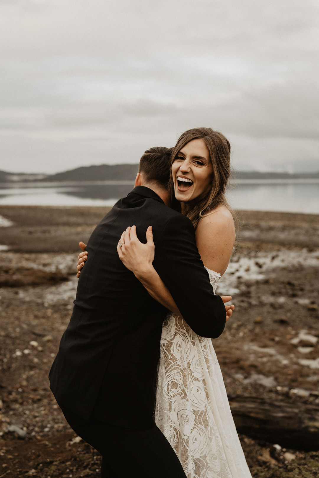 Washington Lakeside Wedding Claudia Noelle Photography
