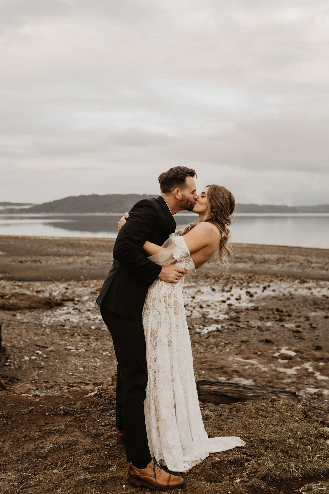 Washington Lakeside Wedding Claudia Noelle Photography