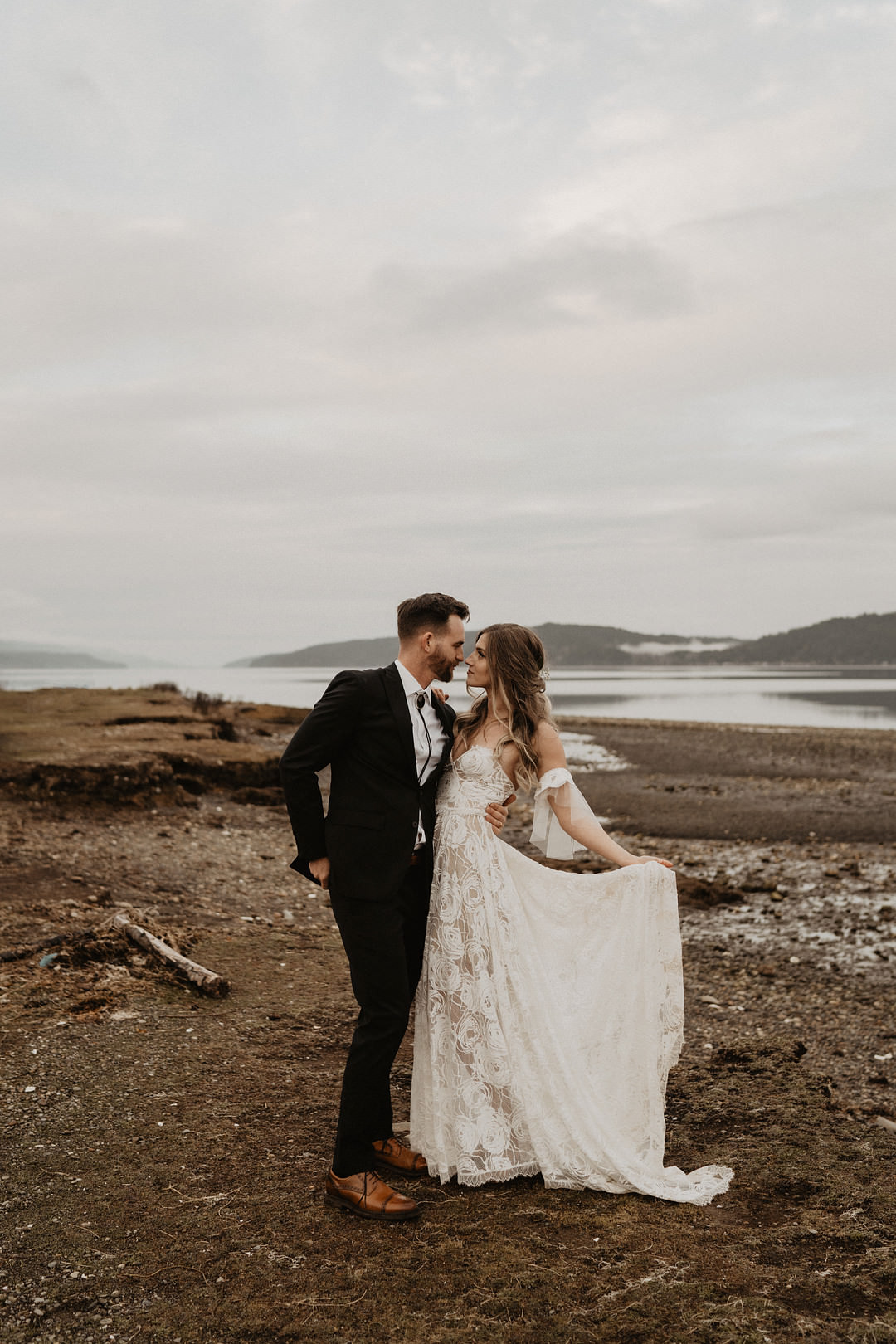 Washington Lakeside Wedding Claudia Noelle Photography