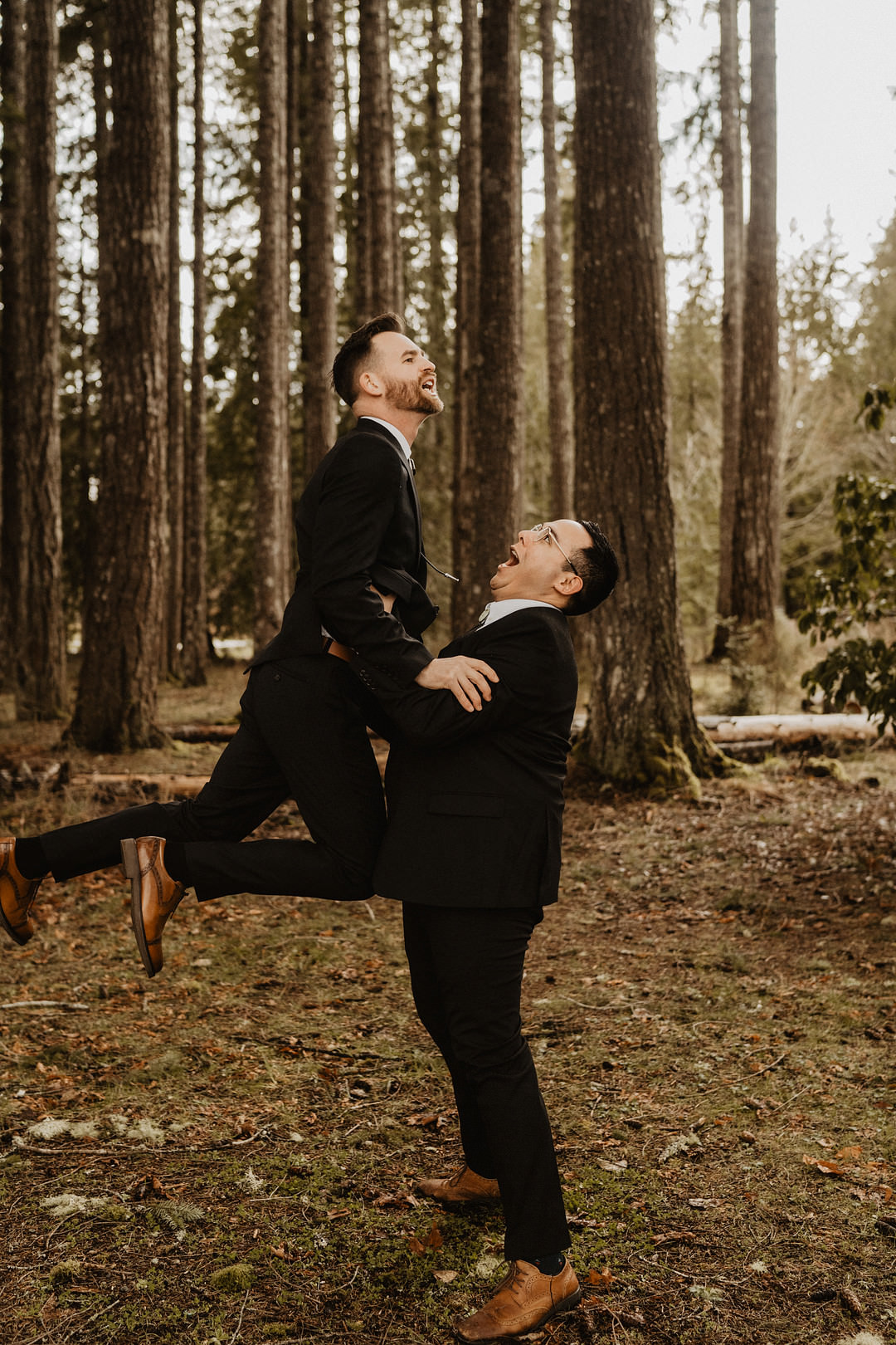 Groom Groomsmen Black Suit Tan Shoes Washington Lakeside Wedding Claudia Noelle Photography