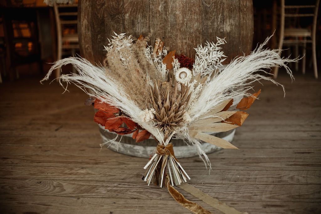 Bouquet Flowers Bride Bridal Pampas Grass Dried Flowers Boho Tipi Wedding Ideas Sara Ribera Photography