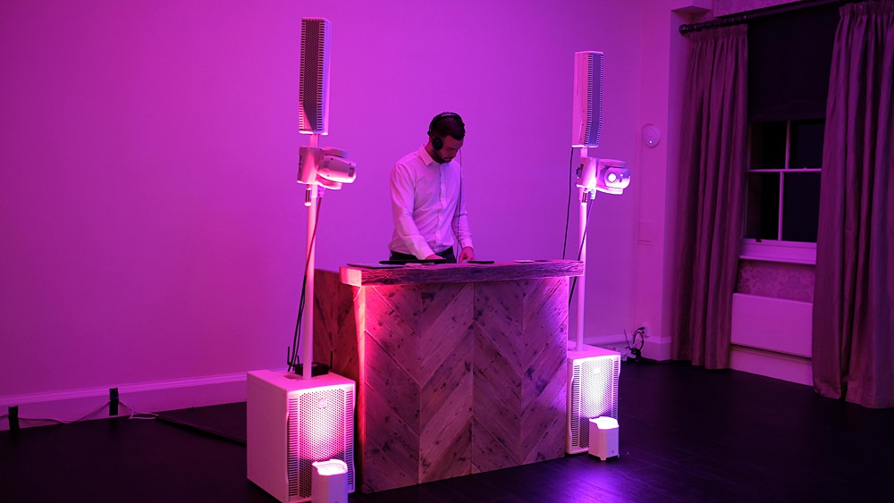 Wedding DJ Hire London - Fizz and Groove