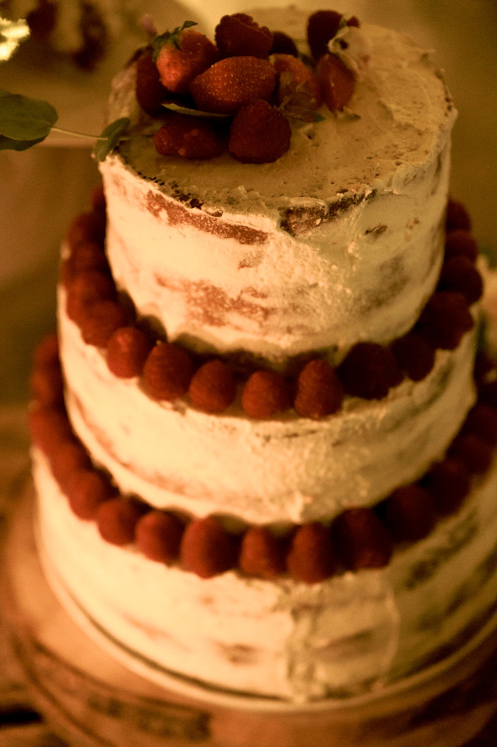 Semi Naked Cake Berries Domaine du Beyssac Wedding Award Weddings