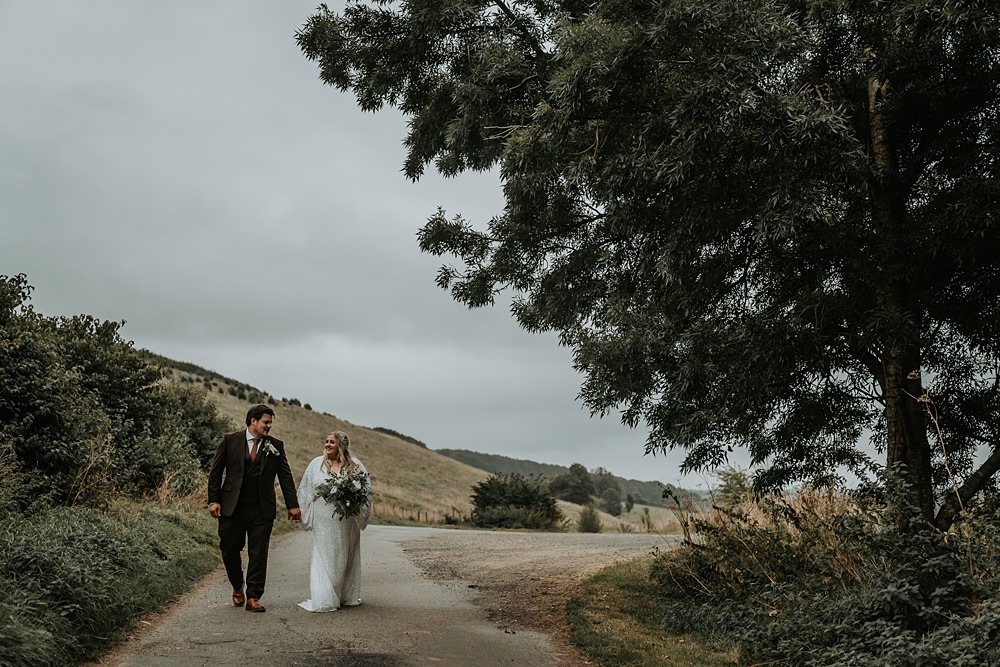 Minimalist Barn Wedding Amber Louise Photography