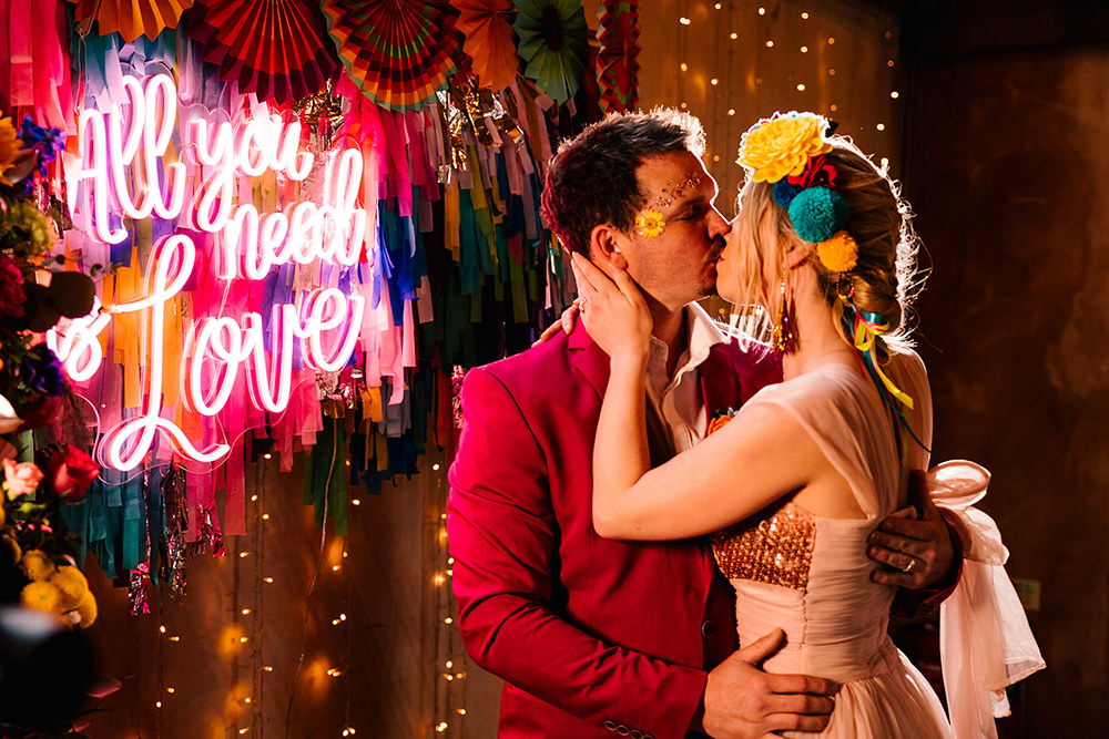 Pinwheel Streamer Flower Backdrop Arch Neon Sign Yoghurt Rooms Wedding Teddy Pig Photography