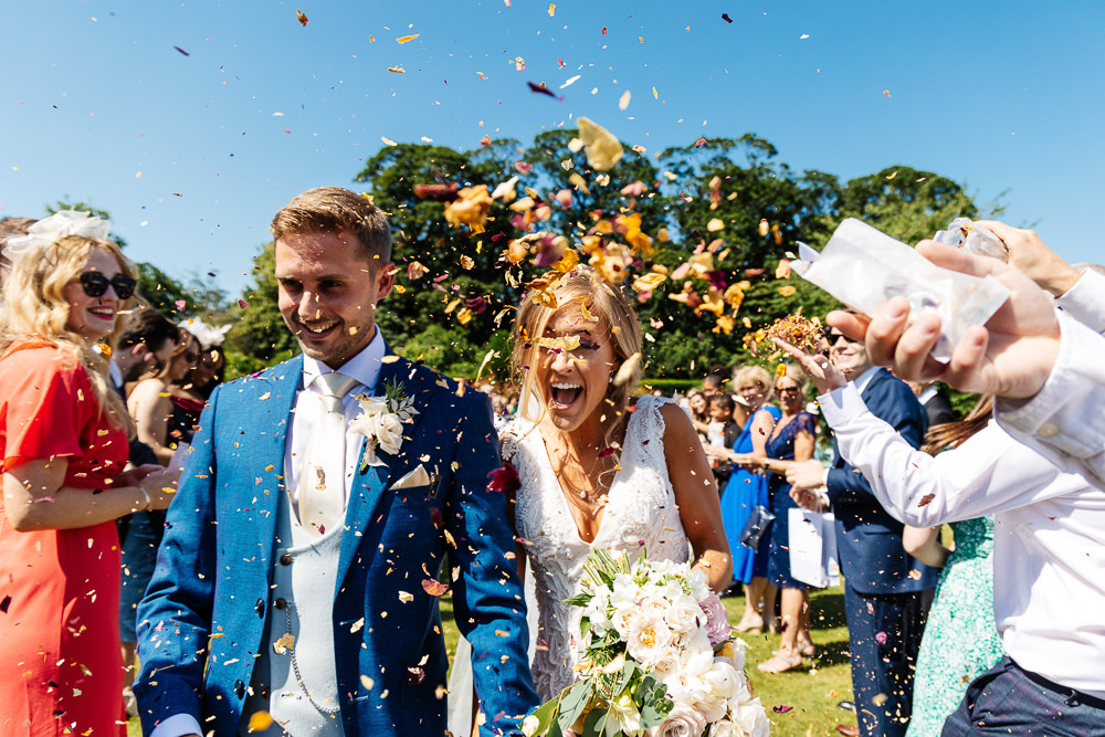 Confetti Throw Bedfordshire Country House Wedding Two D Photography