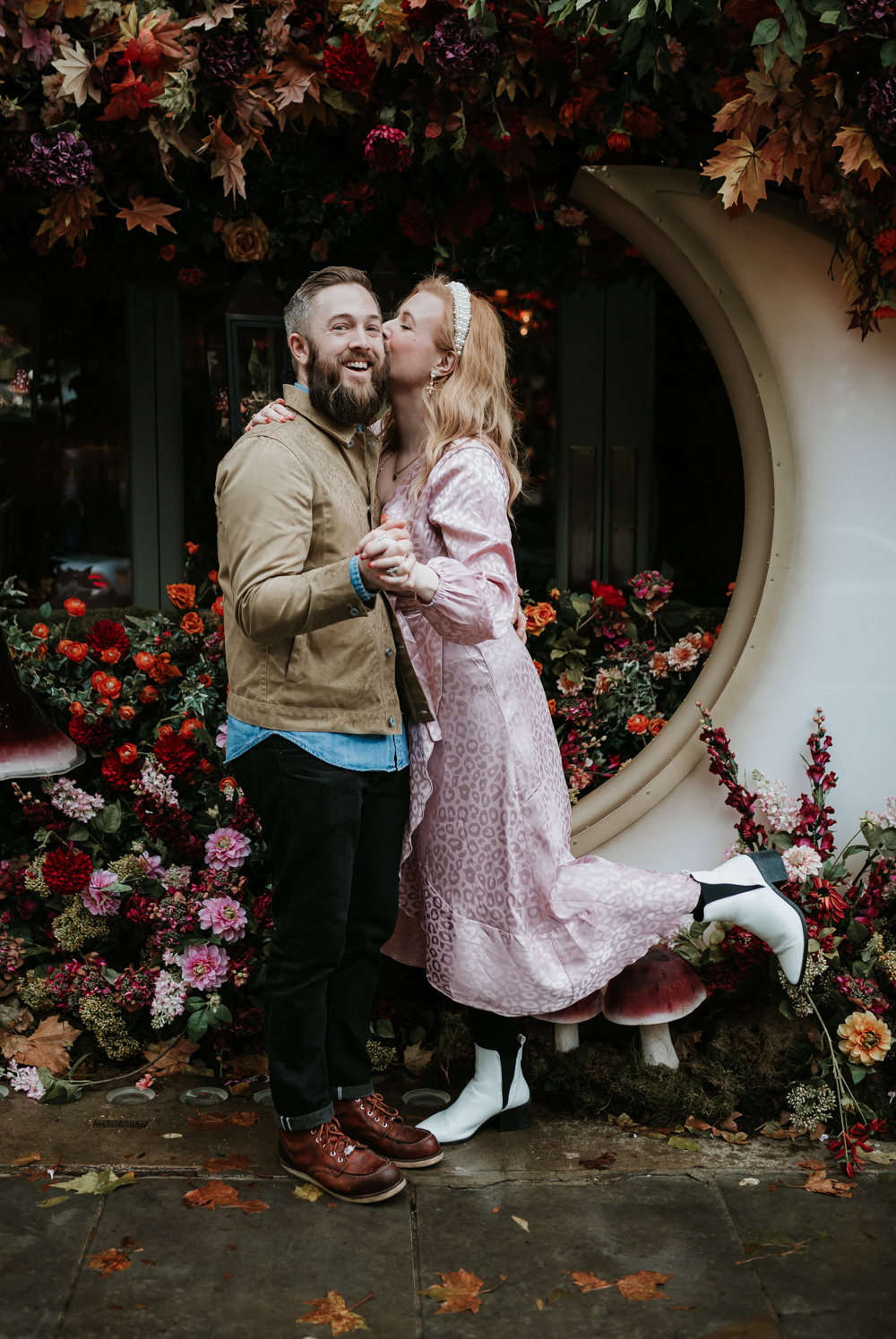Flower Arrangement Outdoors Trafalgar Tavern Wedding Lauren Marchant Photography