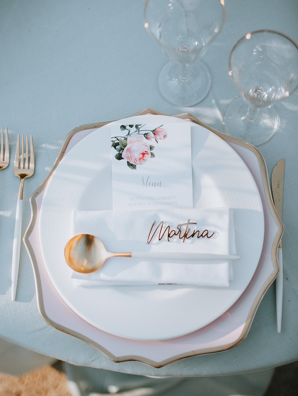 Place Setting Decor Pink Plate Gold Cutlery Menu Laser Cut Name Tuscany Villa Wedding Caterina Neri
