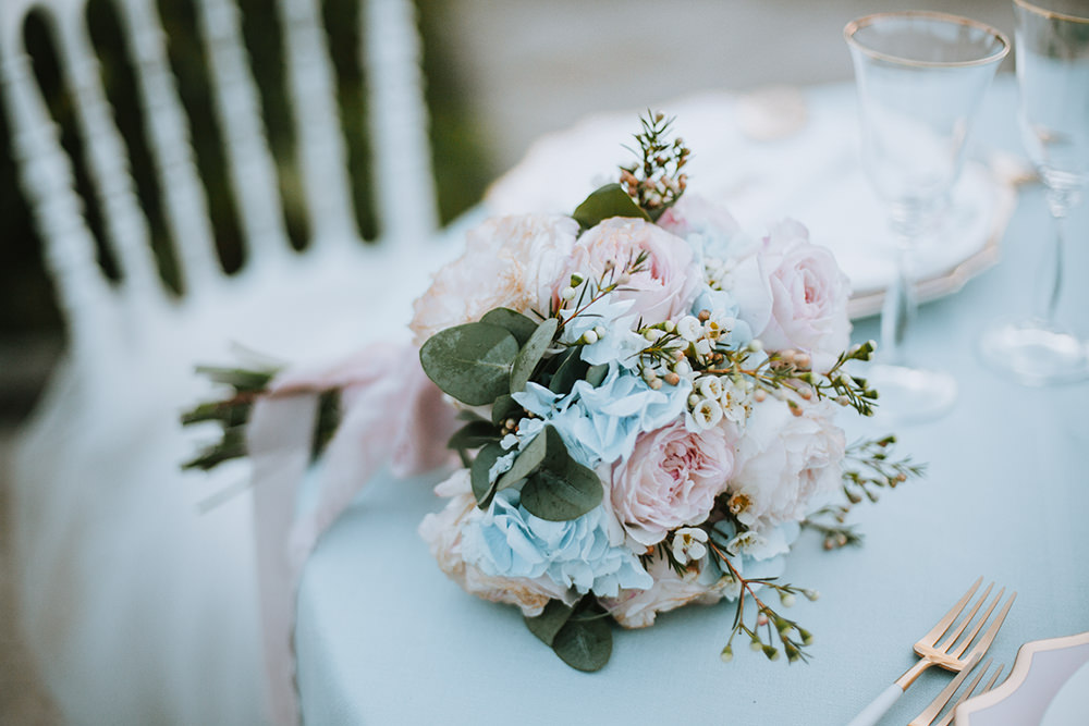 Pink Blue Bouquet Flowers Bride Bridal Rose Hydrangea Tuscany Villa Wedding Caterina Neri