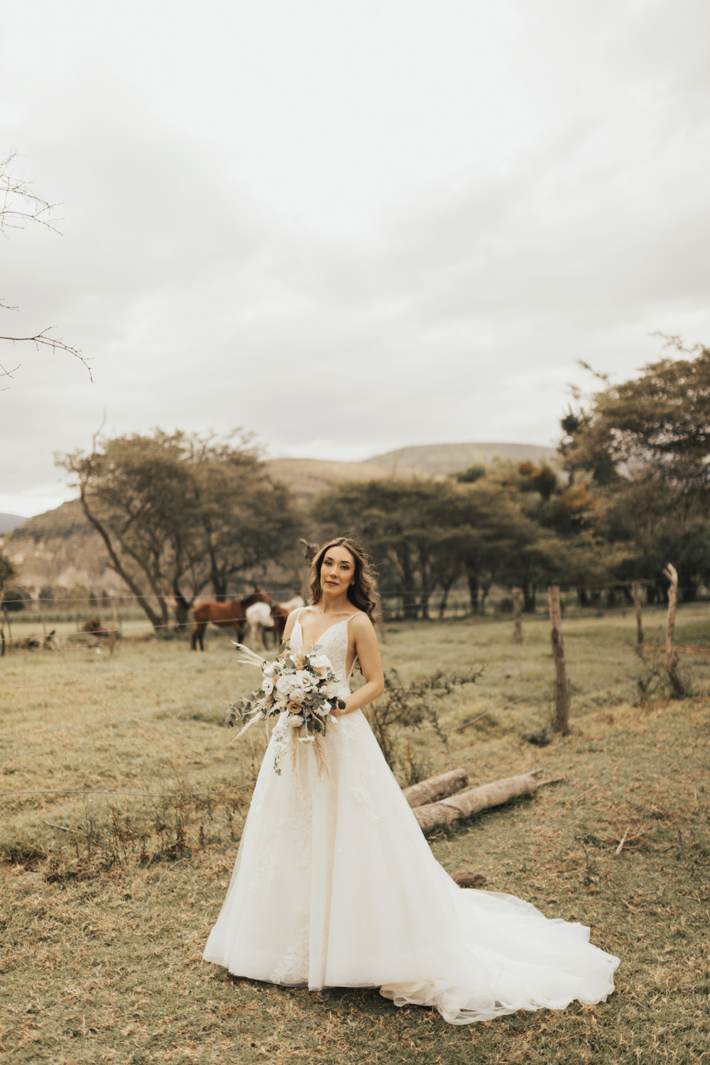 Dress Gown Bride Bridal Train Ecuador Wedding Michelle Agurto