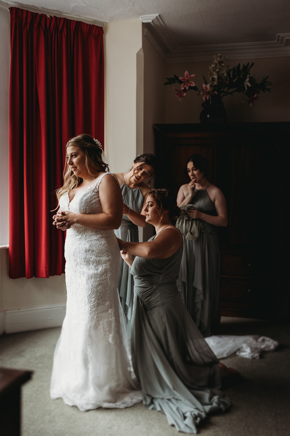 Dress Gown Bride Bridal Lace Fitted Milton Keynes Wedding Thyme Lane Photography