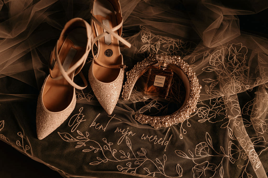 Accessories For Bride Beer Garden Wedding Photos By Hash