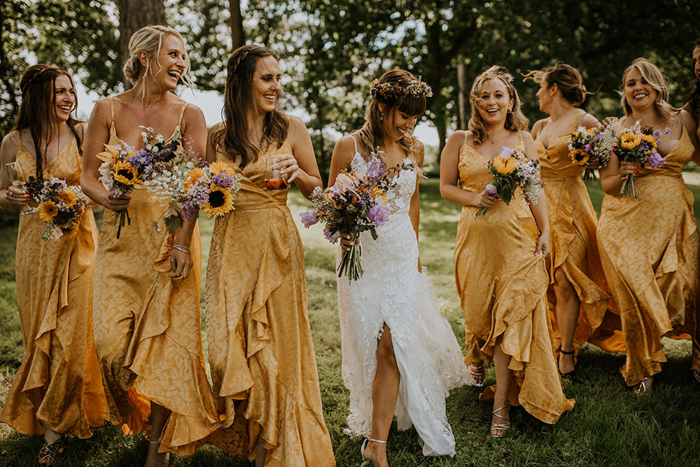 How Many Bridesmaids Choose Aurora Grey Photography