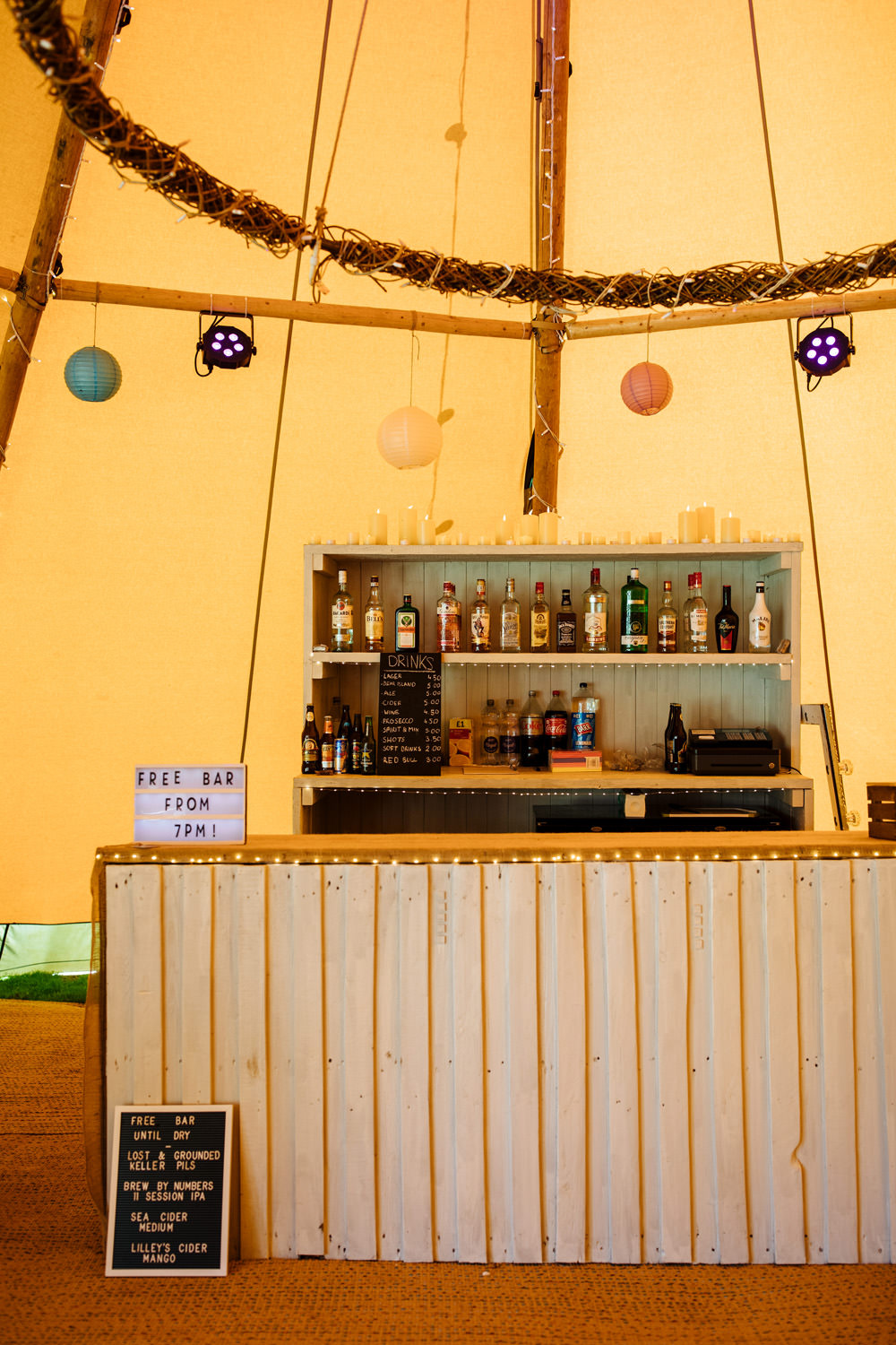 Tipi Wooden Bar Lynsted Park Wedding Laura Debourde Photography