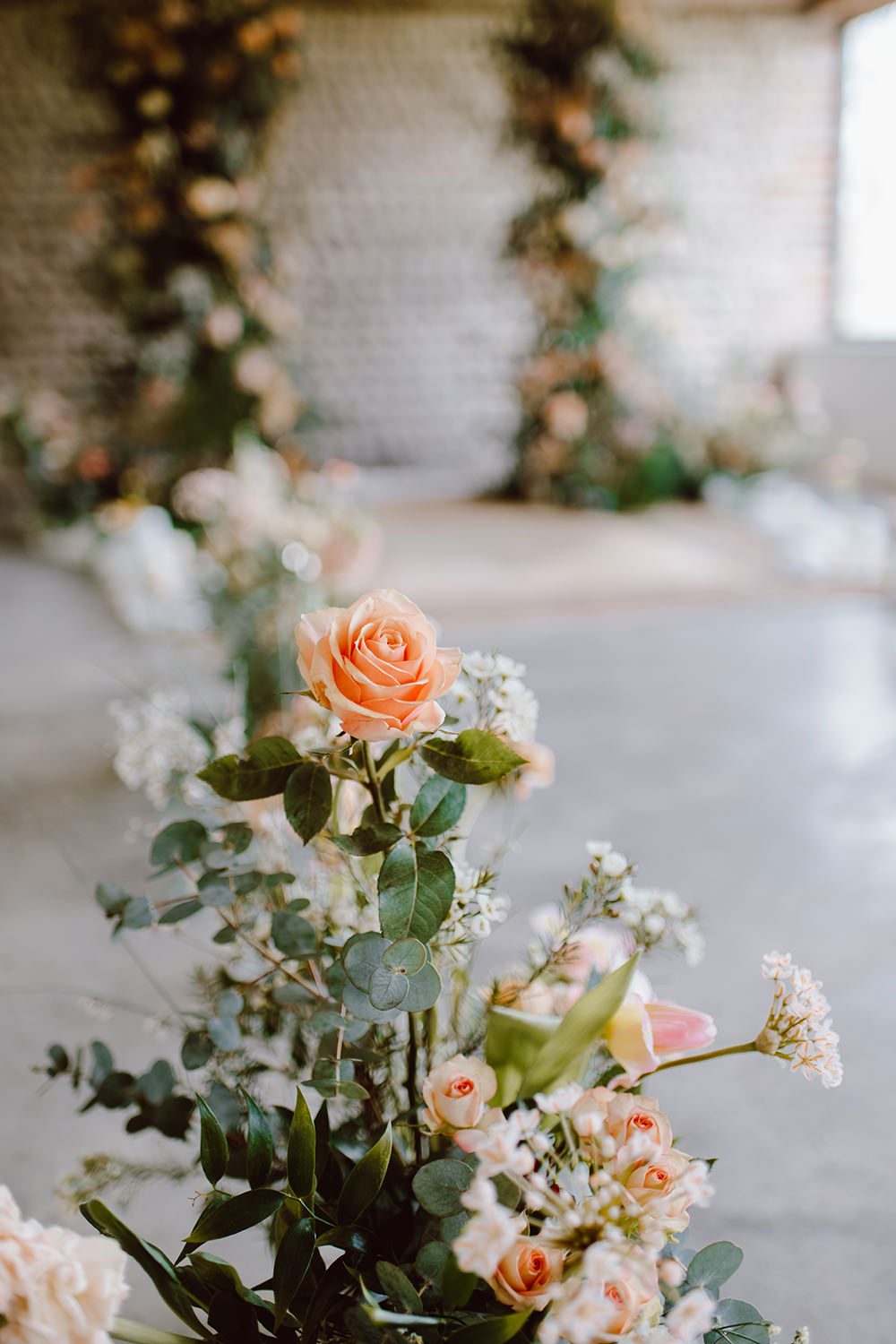 Romantic Peach Beachside Elopement | Glamour \u0026 Grace, image size:1000x1500