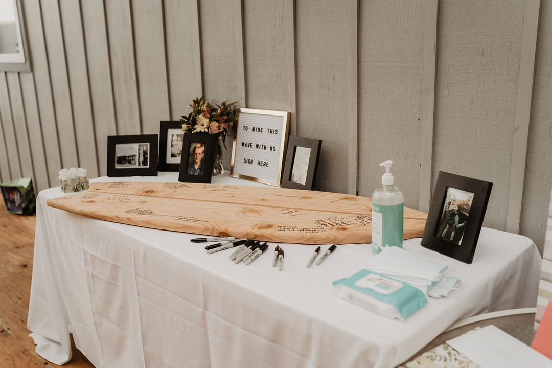 Wedding Guest-Book Surfboard Claudia Noelle Photography