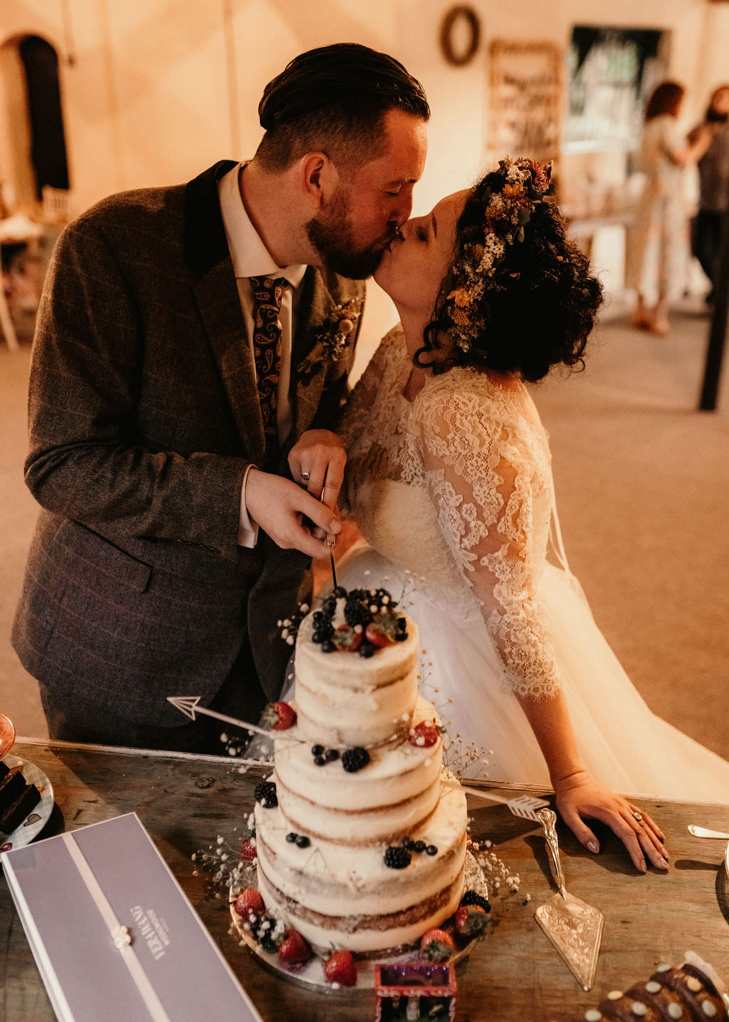 Naked Cake Berries Arrow Topper West Midlands Barn Wedding Photos By Hash
