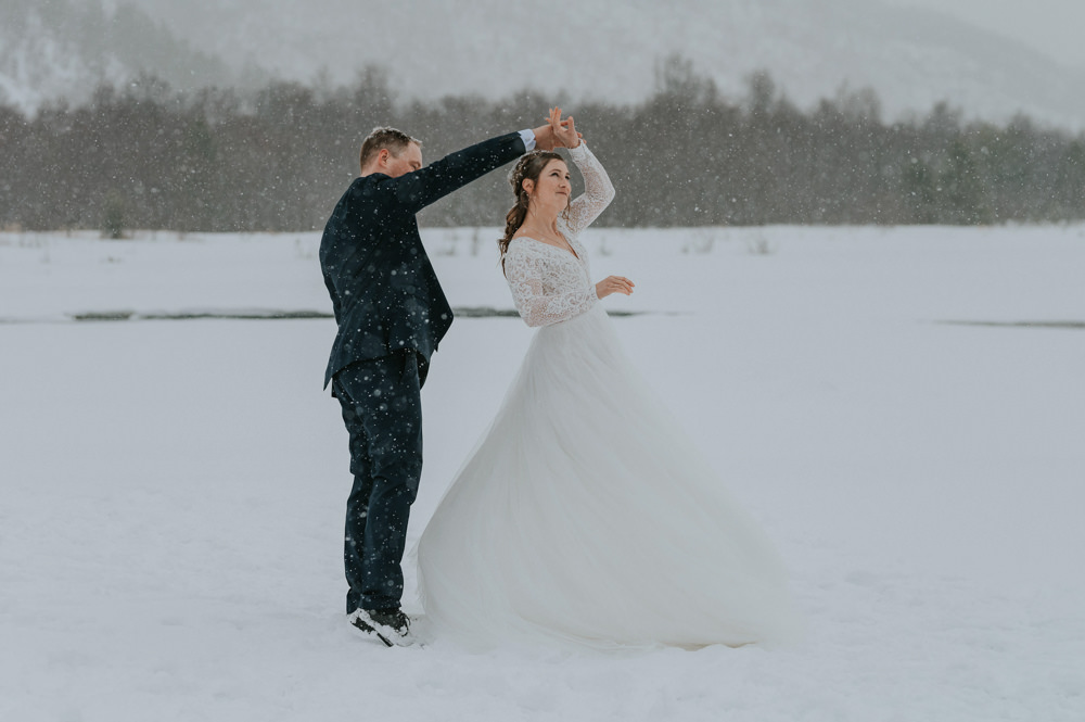Wedding Dance In Snow Ice Hotel Wedding TS Foto Design