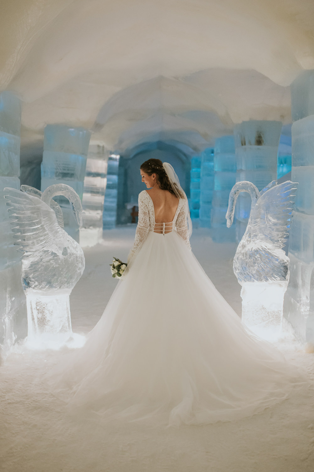 Swan Ice Sculpture Backless Wedding Dress Igloo Hotel Wedding TS Foto Design