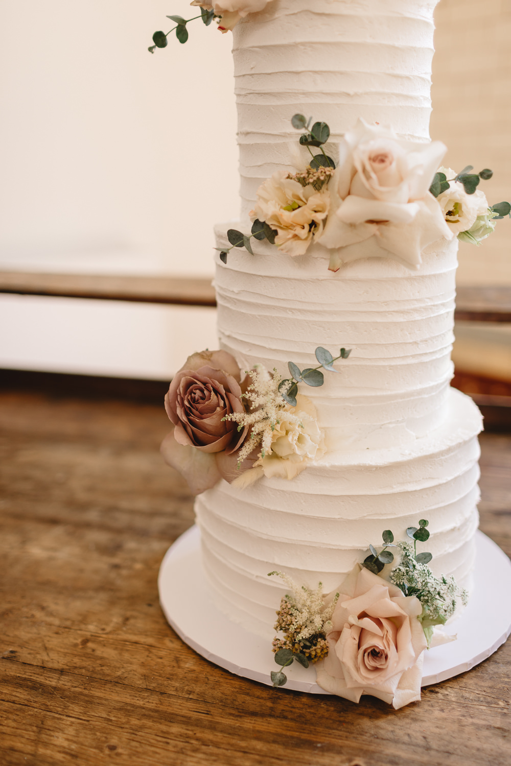 White 3 Tier Buttercream Cke Leaves Roses Pumping House Ollerton Wedding Louise Barry Photographer