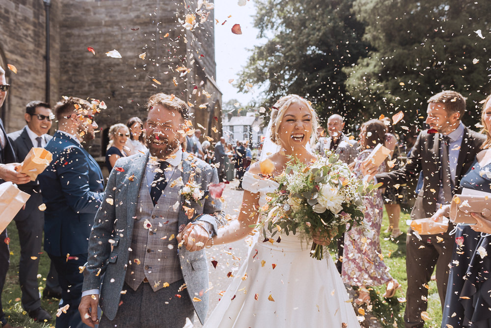 Confetti Throw Trevor Hall Wedding Fox&BearPhotography