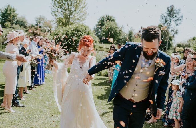Confetti Throw Bright Barn Wedding Kim Williams Weddings