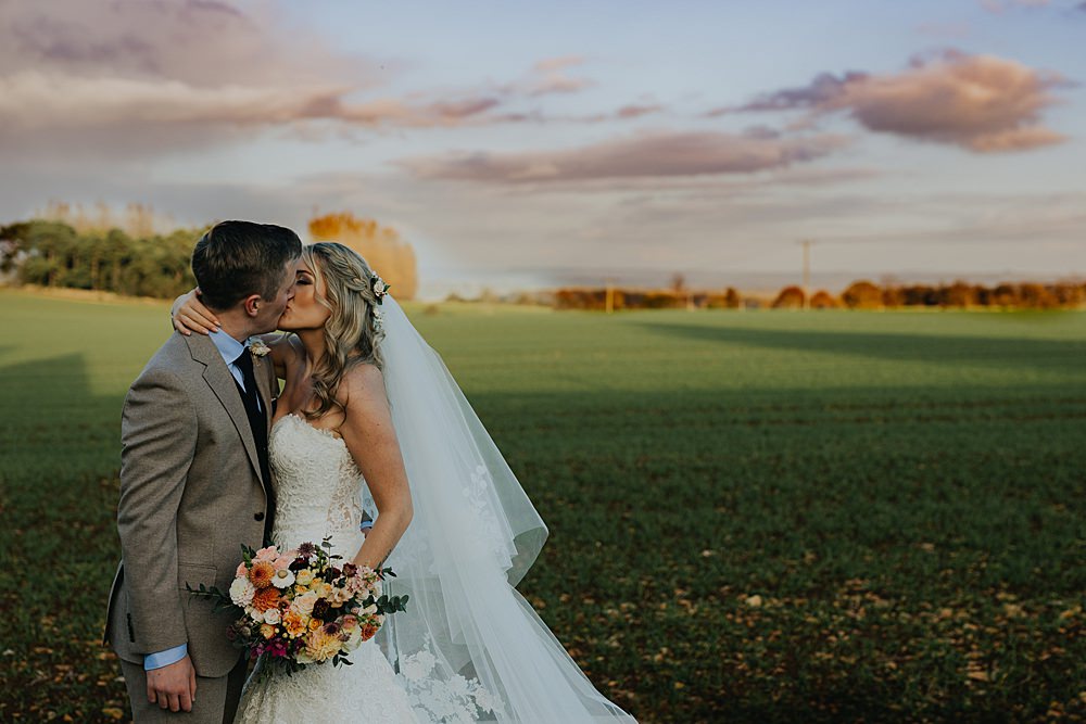 Professional Perspectives on Working With Cheap Wedding Photographers
