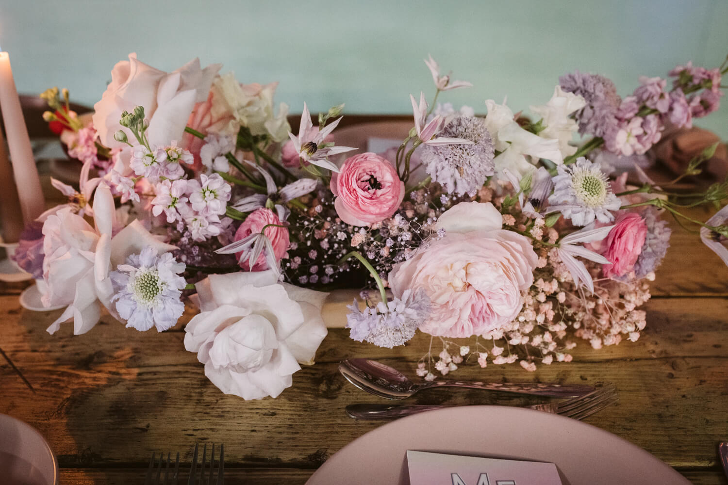 90s Wedding Ideas Hannah Brooke Photography Table Decor Flowers Pink Candles