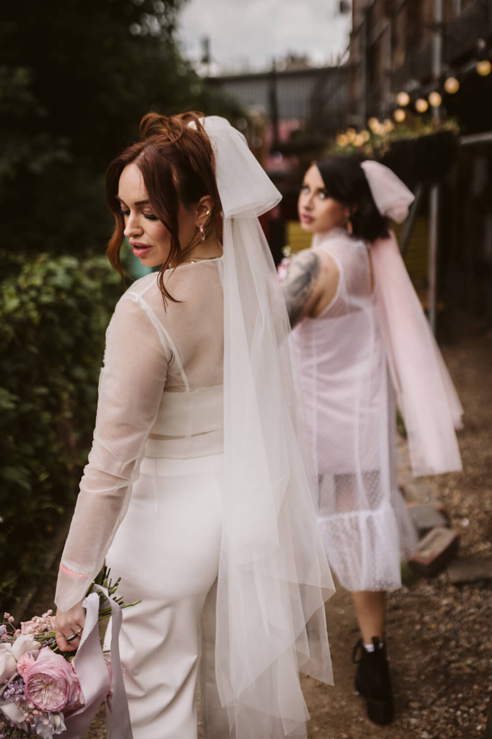 Bow Veil Bride Bridal 90s Wedding Ideas Hannah Brooke Photography