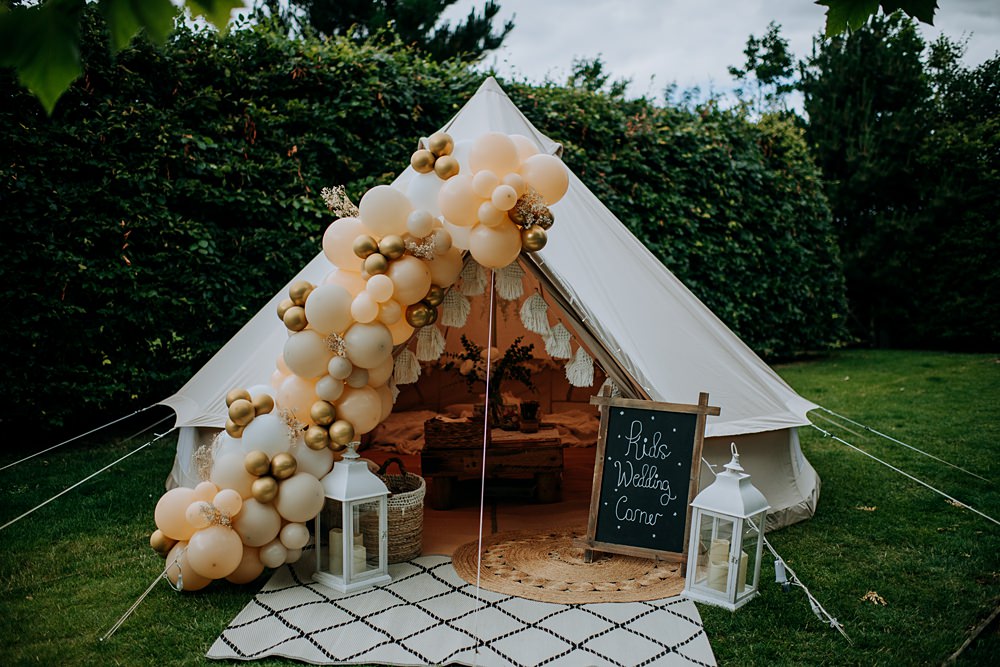 Kids Tipi Tent Area Pampas Grass Barn Wedding Kazooieloki