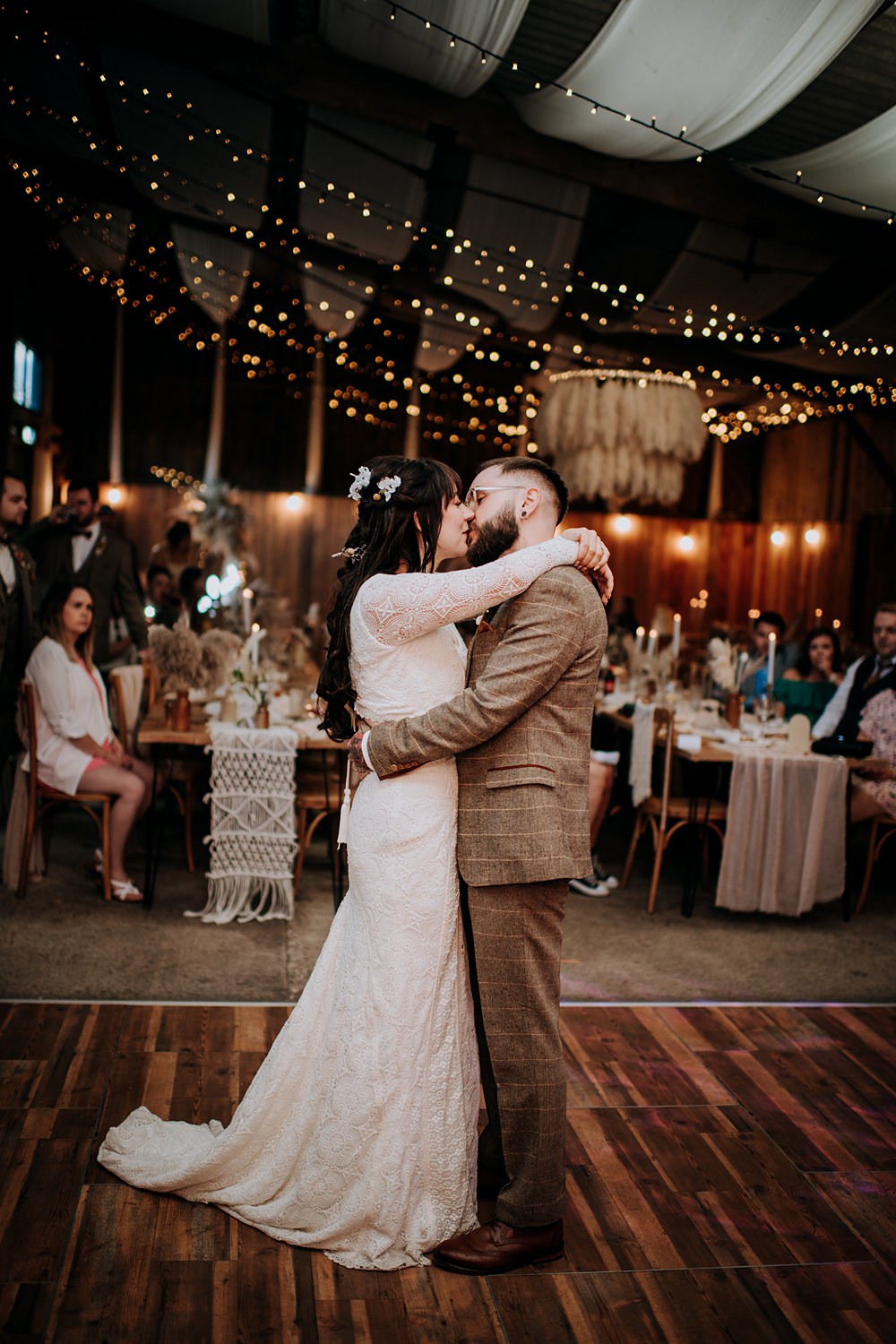 Fairy Lights Dance Pampas Grass Barn Wedding Kazooieloki
