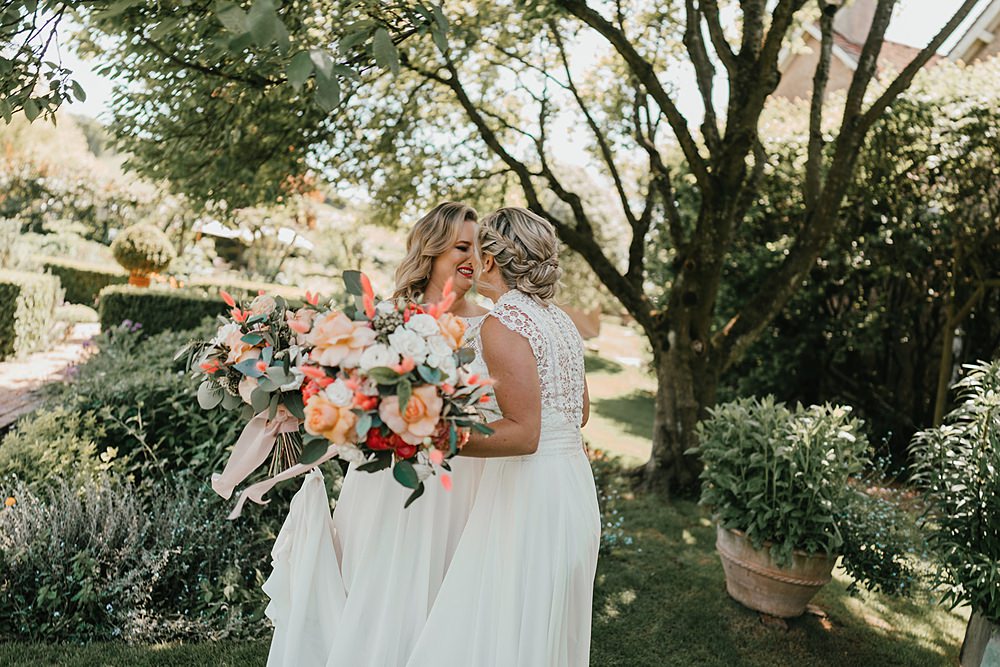 First Look Brighton Barn Wedding Kim Williams Weddings