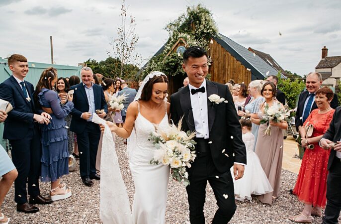 Elegant Farm Wedding Jenny Rose Photography Confetti Throw