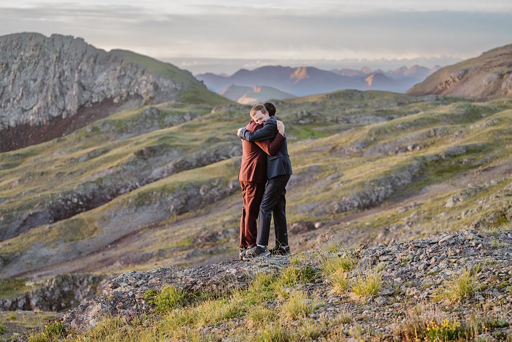 Hiking Elopement Vows and Peaks