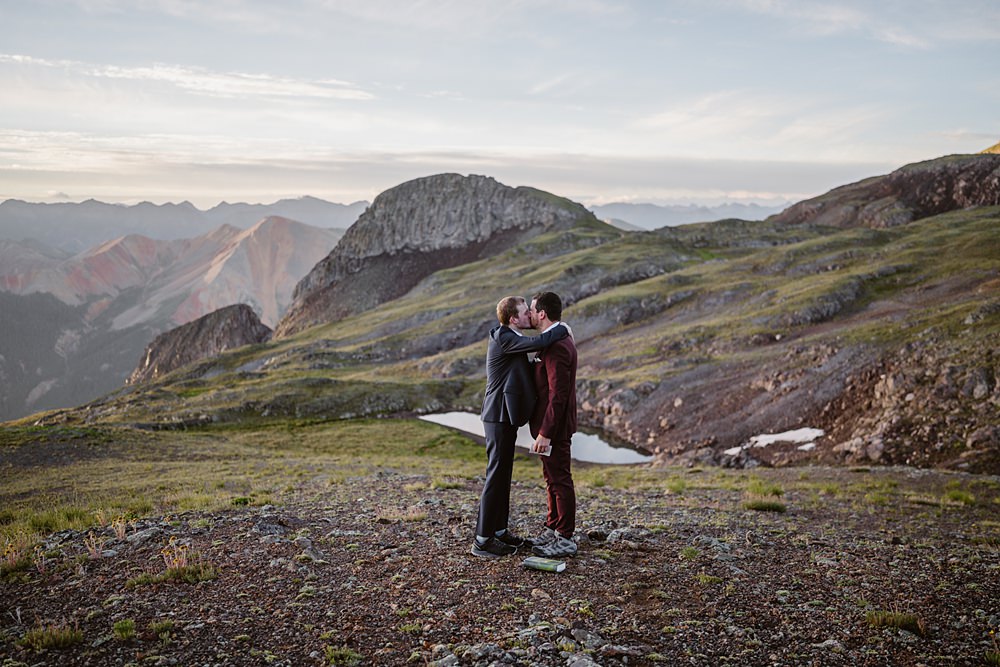 Hiking Elopement Vows and Peaks