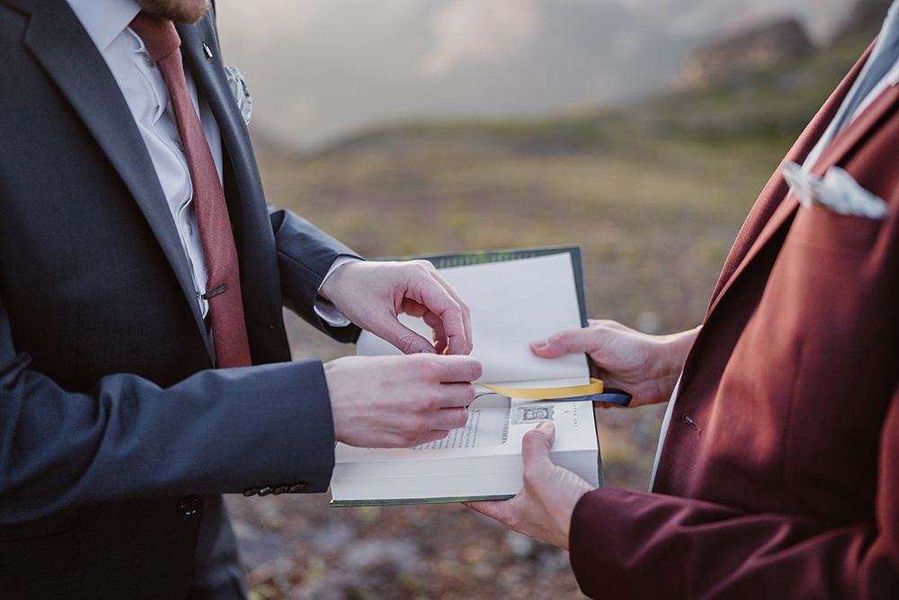 Hiking Elopement Vows and Peaks