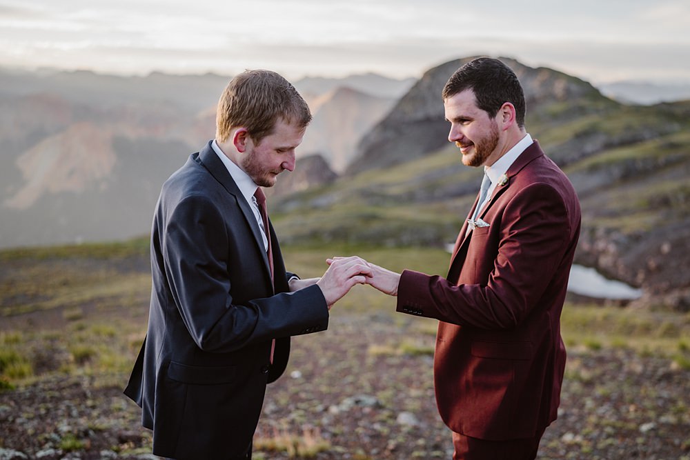 Hiking Elopement Vows and Peaks