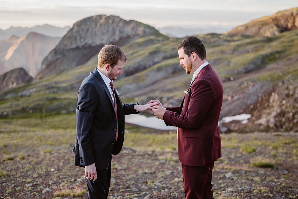 Hiking Elopement Vows and Peaks