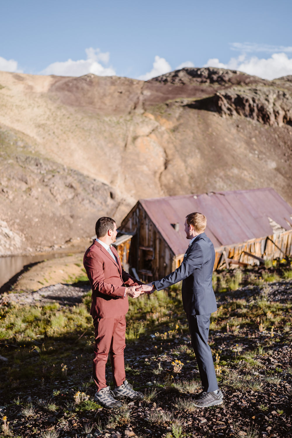 Hiking Elopement Vows and Peaks