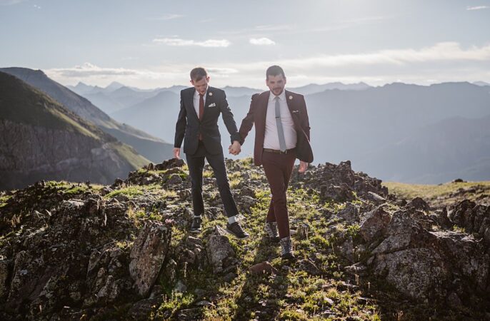 Hiking Elopement Vows and Peaks
