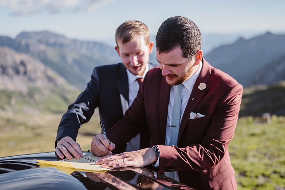 Hiking Elopement Vows and Peaks