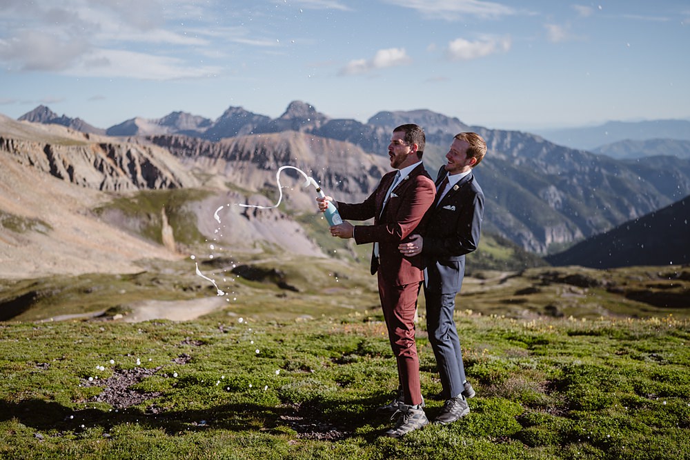 Hiking Elopement Vows and Peaks
