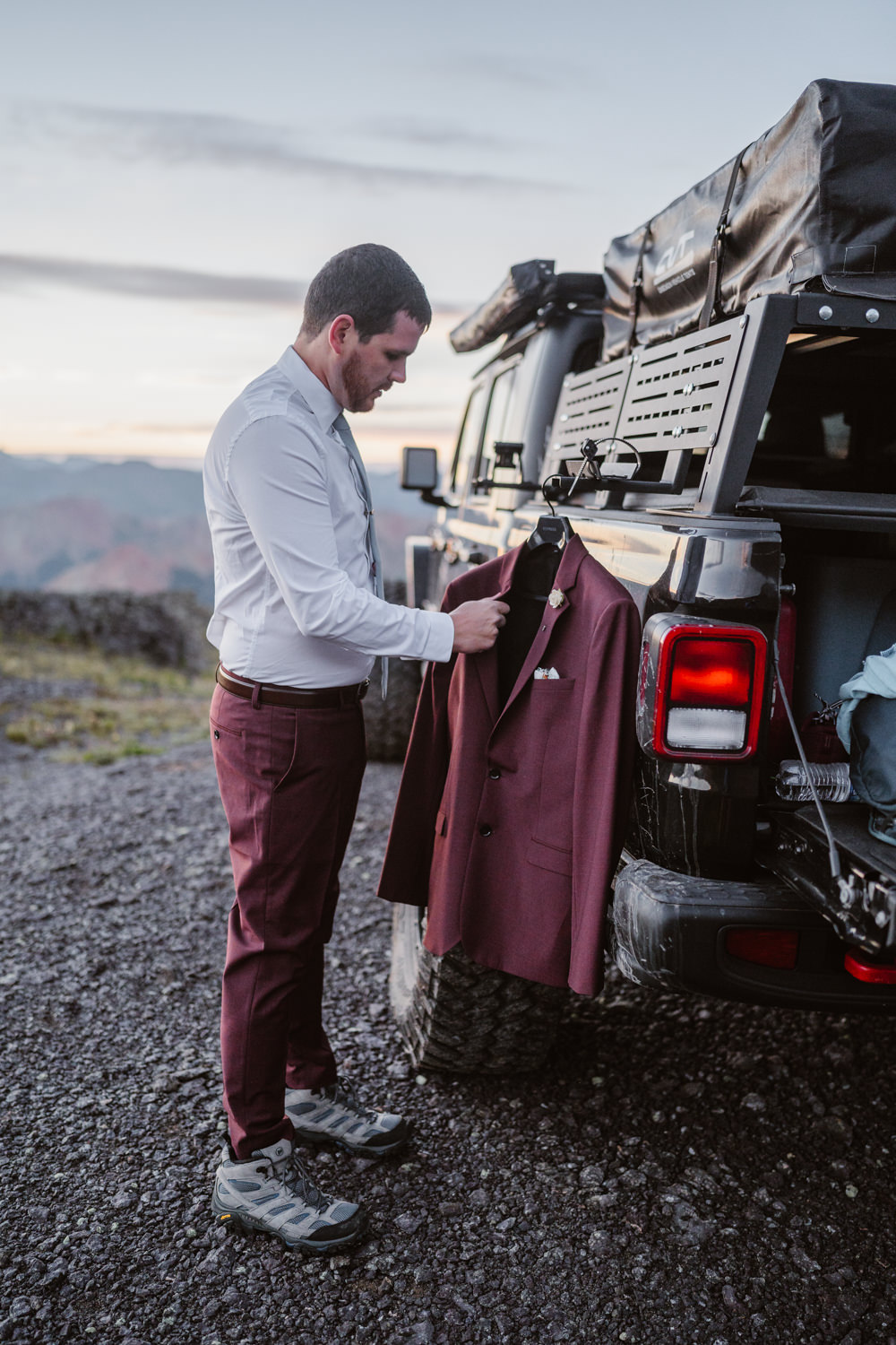 Hiking Elopement Vows and Peaks